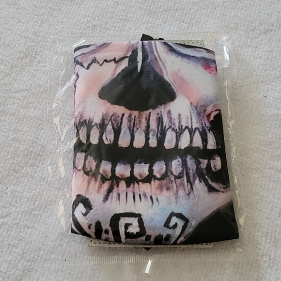 2 piece Toothy skull mask & filter stitch l… - Picture 4 of 6